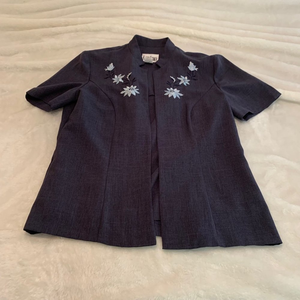 Kari's Korner Short Sleeve Jacket Size 10